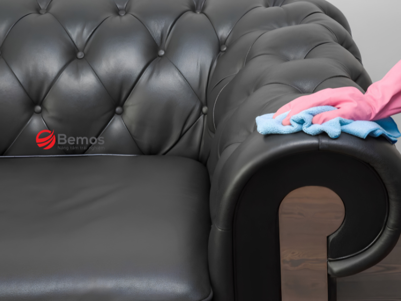 Vệ Sinh Sofa Da Đúng Cách Tại Nhà, Không Lo Bong Tróc